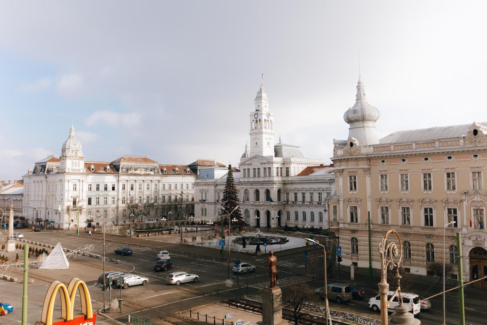 Central Blue Charm Arad Bagian luar foto