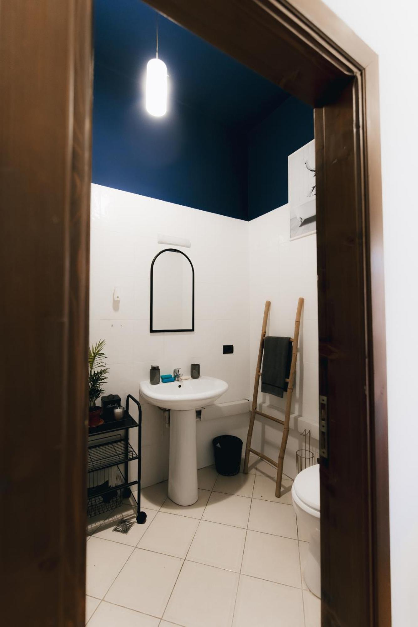 Central Blue Charm Arad Bagian luar foto